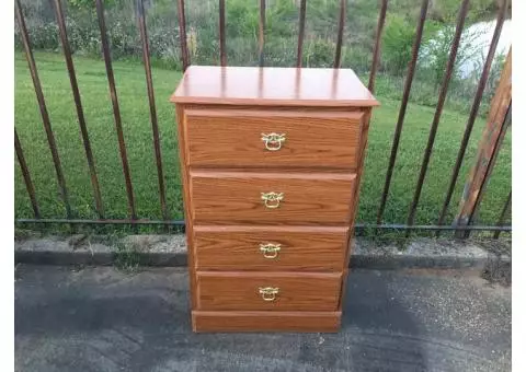 Brown Chest of Drawers. Single Piece.